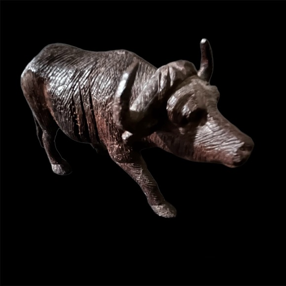 ηεψ African Cape Buffalo Vintage Solid Intricate Hand-Carved Namibian Waxed Wood - Picture 9 of 16
